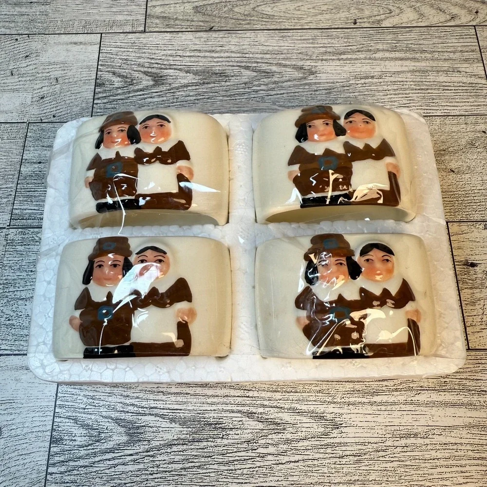 Publix The Pilgrim Pair Thanksgiving Napkin Rings Holders Set of‎ 4. Mint Cond.